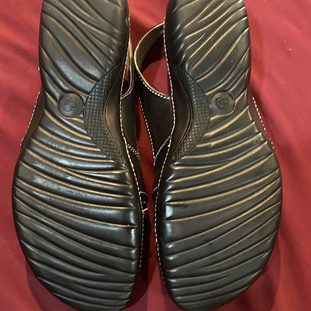 Sandals - Picture 2 of 4